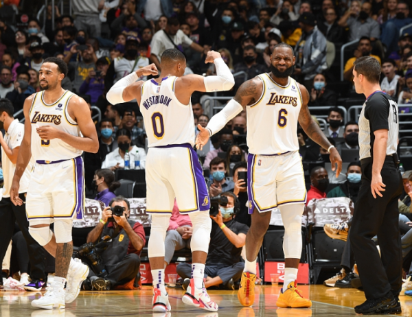 距西部第四僅0.5個勝場!全聯盟都在幫湖人,濃眉豪言開啟連勝 距西部第四僅0.5個勝場!全聯盟都在幫湖人,濃眉豪言開啟連勝