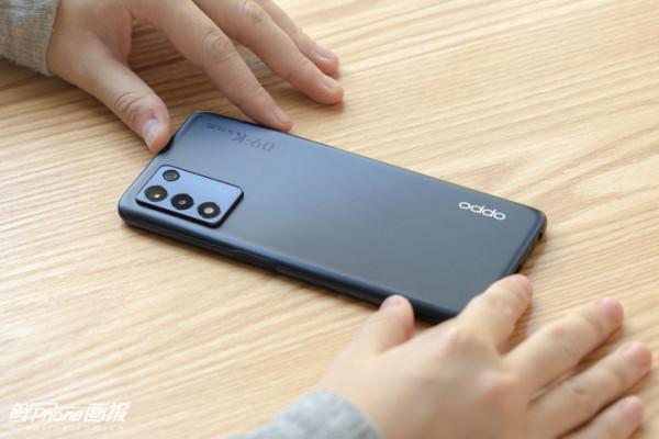 手感黨們,各種不同材質的後殼你們更愛哪個? 手感黨們,各種不同材質的後殼你們更愛哪個?