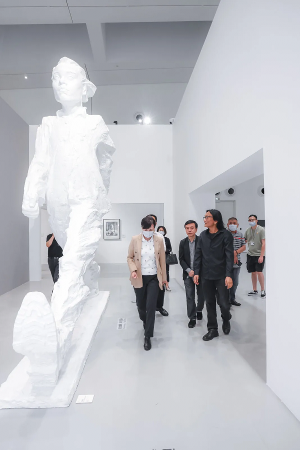 超凡與人間丨蘇新平與克里斯多夫·勒·布倫展覽在深圳開展 超凡與人間丨蘇新平與克里斯多夫·勒·布倫展覽在深圳開展