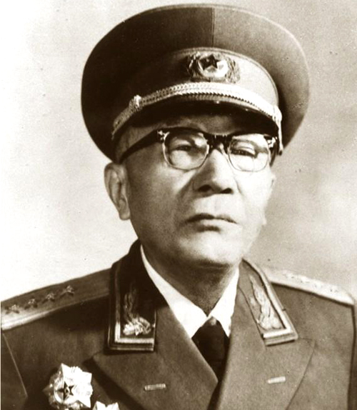 1949年，農村小夥到省委大院找叔叔，報出名字，省委書記親自接見