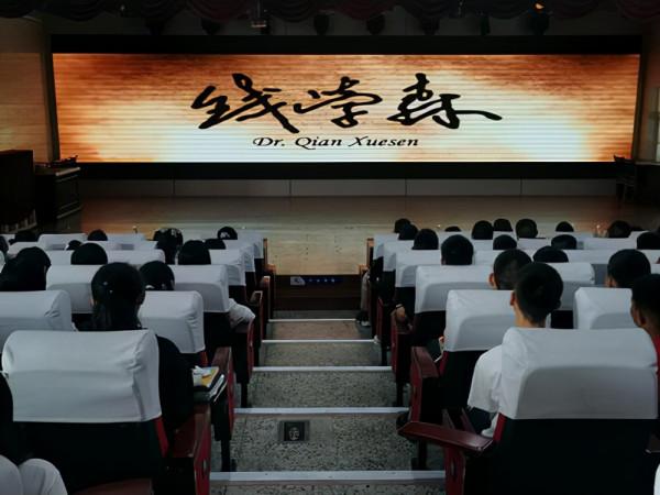 家長靈魂之問：“學校為了賺錢簡直絞盡腦汁”學校真就如此不堪？