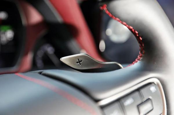 「深度」新潮與老派的碰撞 | 雷克薩斯 LS 500h 「深度」新潮與老派的碰撞 | 雷克薩斯 LS 500h