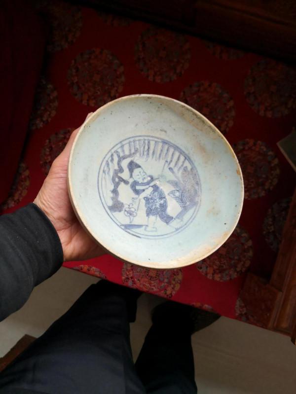 這個有些瓢的青花瓷，竟然有藏友說是國產料的民窯元青花