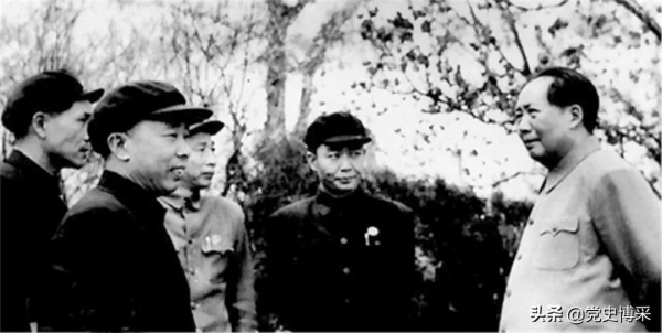 被毛主席譽為“才子和作家”的李爾重，七次伴陪毛主席暢遊長江