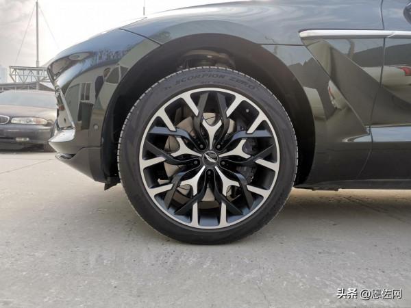 阿斯頓馬丁DBX交付珠海客戶，彌諾陶綠稀有配色，這氣質不一般