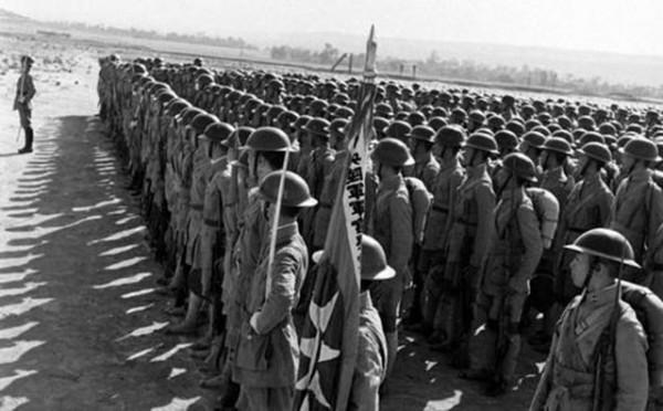 蔣緯國回憶：在大陸時，一位少將與上校向他下跪的經歷