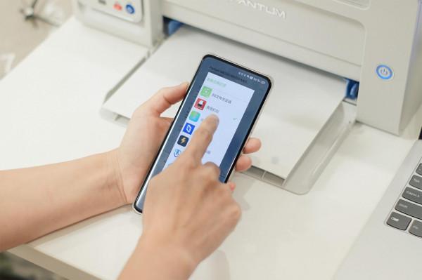 宅家辦公超強輔助：一機多用的奔圖M6202W印表機體驗