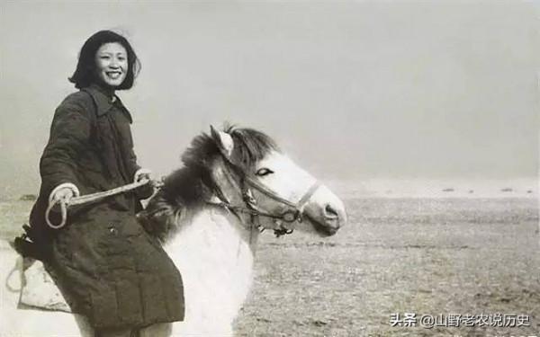 副軍長丈夫犧牲後，李又蘭改嫁張愛萍將軍，生下三個兒子都是牛人