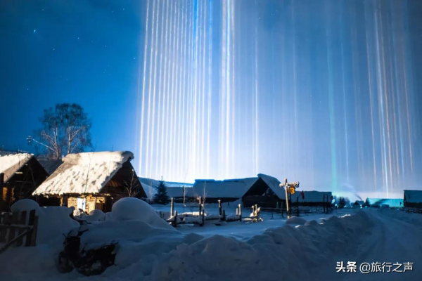 冬季的喀納斯很少有人發現它的美，整個畫面都是純粹的克萊因藍