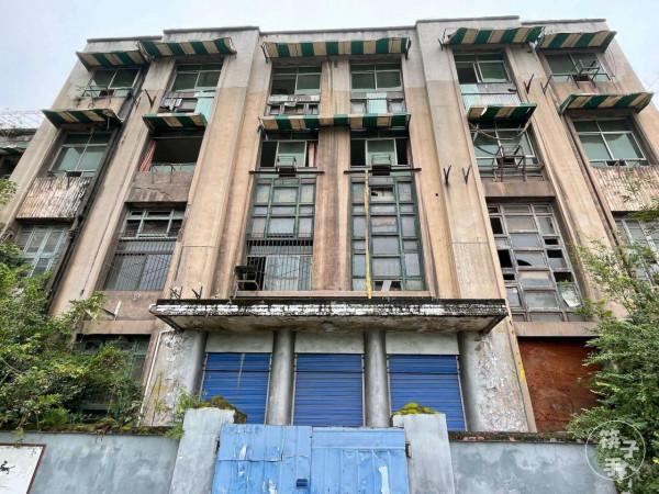 重鋼尚存一息,浪漫矢志不渝 重鋼尚存一息,浪漫矢志不渝