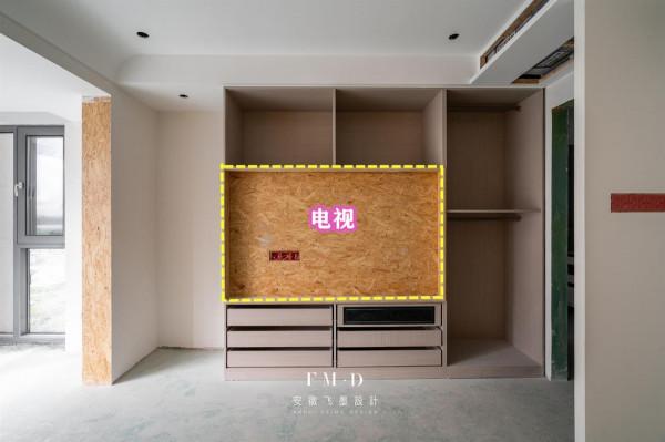 櫃體做內縮設計,僅30公分閱讀、梳妝等通通在這搞定,實用又能裝 櫃體做內縮設計,僅30公分閱讀、梳妝等通通在這搞定,實用又能裝