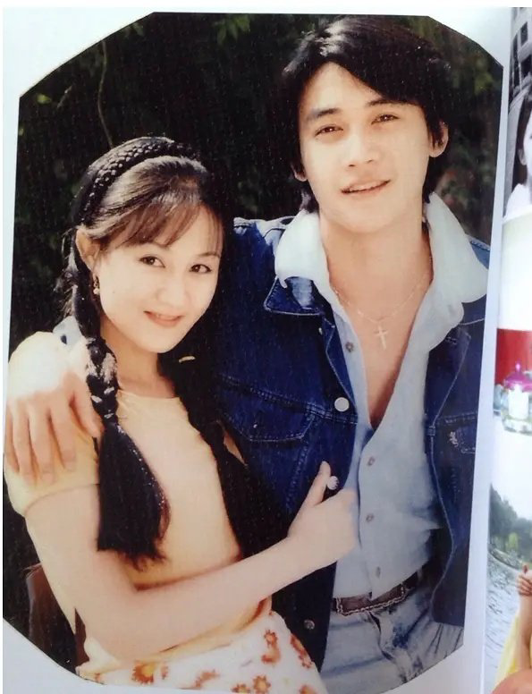 7對“從校服到婚紗”的明星夫妻，在一起最長36年，最短12年