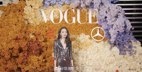 新篇章之夜紅毯:楊冪身材吸睛,童瑤大秀美腿,湯唯氣場強大 新篇章之夜紅毯:楊冪身材吸睛,童瑤大秀美腿,湯唯氣場強大