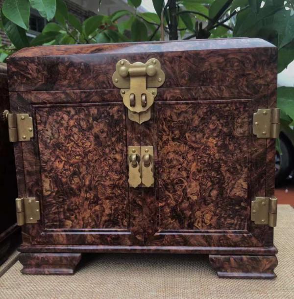 爆瘤疤官品箱一對