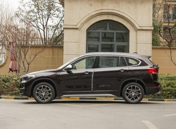 寶馬X1對比威颯，30萬左右的預算，誰才是年輕人的心頭好？