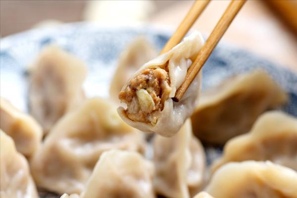 調白菜餡,用鹽殺水是錯的,牢記1個訣竅,白菜爽脆多汁,不出水 調白菜餡,用鹽殺水是錯的,牢記1個訣竅,白菜爽脆多汁,不出水