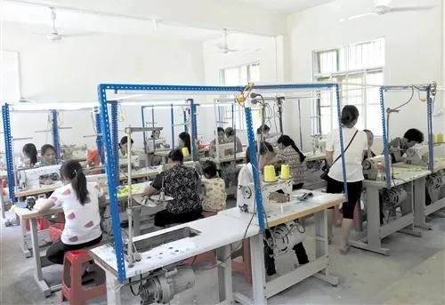 農村40歲婦女，沒上過學，月收入30000元，她是怎麼做到的