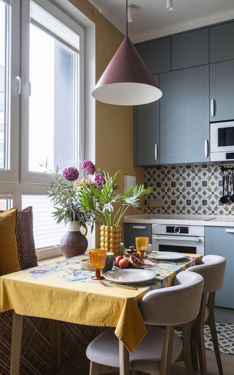 58㎡一室變兩室，廚房做隔斷微型客廳，還有整面牆大衣櫃，超羨慕