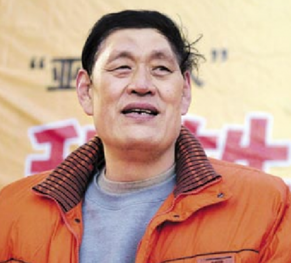 穆鐵柱退役後：無法長時間站立，稱愧對妻兒，2008年病逝姚明評價