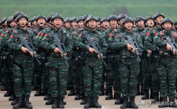 當兵時八塊腹肌是標配，退伍10年後再相見，有的已認不出