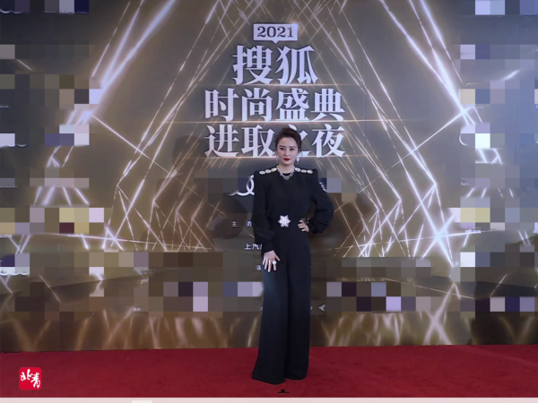 搜狐盛典:阿嬌發福婁藝瀟臉垮,李若彤秀馬甲線,AB壓軸驚豔全場 搜狐盛典:阿嬌發福婁藝瀟臉垮,李若彤秀馬甲線,AB壓軸驚豔全場