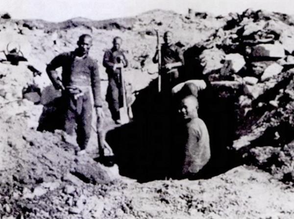 戰士抽菸有一個小習慣,無意中讓追捕多日的匪首自投羅網 戰士抽菸有一個小習慣,無意中讓追捕多日的匪首自投羅網