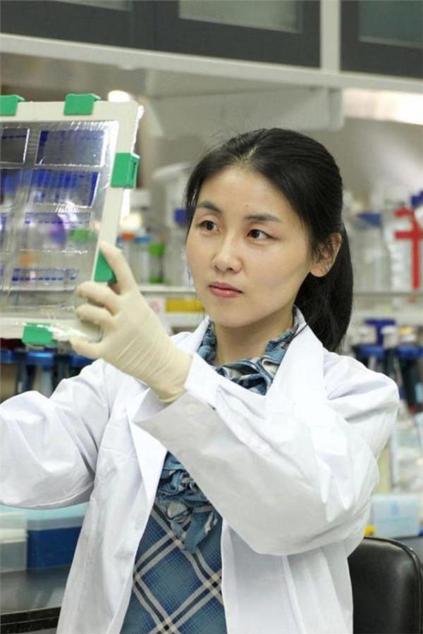 中國晶片奇才,年僅28歲成博導,黃芊芊憑實力吊打美國晶片技術 中國晶片奇才,年僅28歲成博導,黃芊芊憑實力吊打美國晶片技術