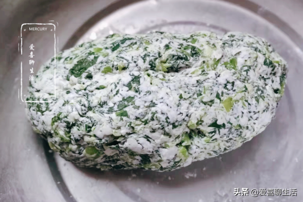 冬天這菜正當季,買來加料團成餅,鍋中一煎,清香軟糯好吃還補鈣 冬天這菜正當季,買來加料團成餅,鍋中一煎,清香軟糯好吃還補鈣