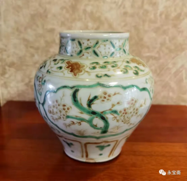 明五彩開光松竹梅紋罐