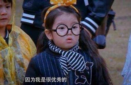 阿拉蕾：4歲賺錢養弟弟，在沒愛的環境帶淚成長，懂事得讓人心疼