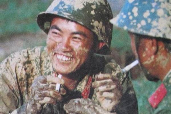 因長相太帥,被兩名越南女兵綁走當丈夫,12年後終於逃回國內 因長相太帥,被兩名越南女兵綁走當丈夫,12年後終於逃回國內