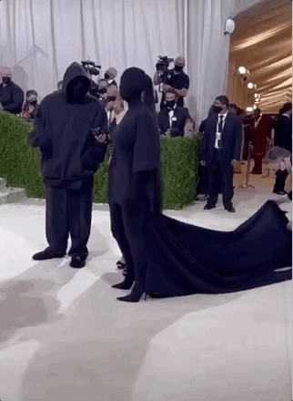 有些晚會,要在中午看,因為早晚會被雷s 有些晚會,要在中午看,因為早晚會被雷s