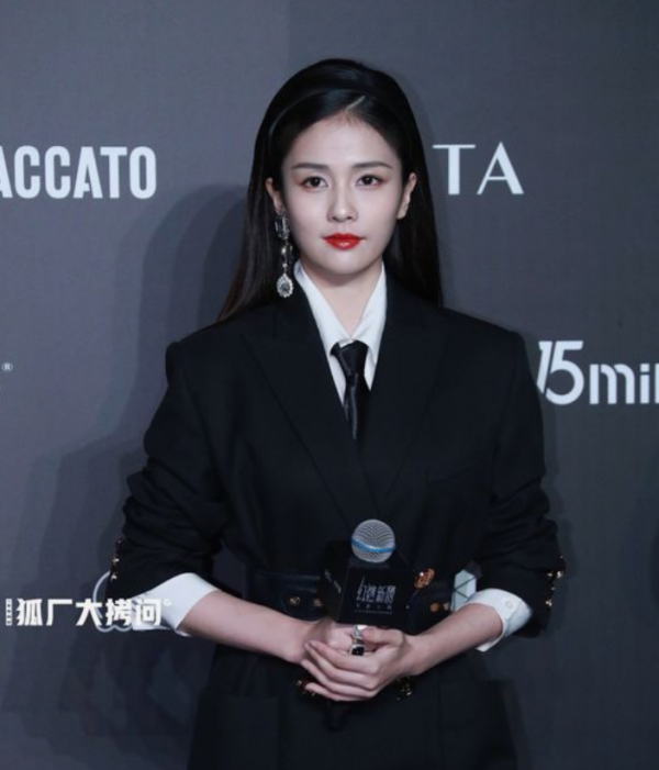 白鹿 一個人撐起來跑男的收視率,這個姑娘太可愛了 白鹿 一個人撐起來跑男的收視率,這個姑娘太可愛了