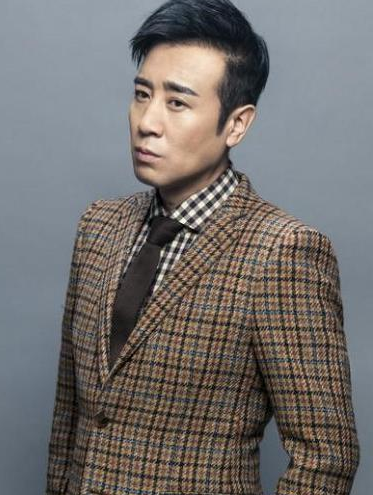 演員於和偉：幼年喪父，被親姐哺乳養大，是姐姐也是媽
