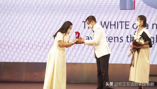 直擊第18屆泰國KclAwards頒獎典禮：三對泰劇情侶檔CP現場人氣PK