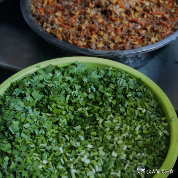 福建夫妻十幾年賣一種小吃,3.5元1個現做現吃,客人不好意思吃 福建夫妻十幾年賣一種小吃,3.5元1個現做現吃,客人不好意思吃