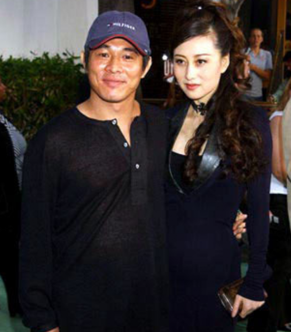 30年前，懷有身孕的黃秋燕被李連杰拋棄，如今她過得怎樣？