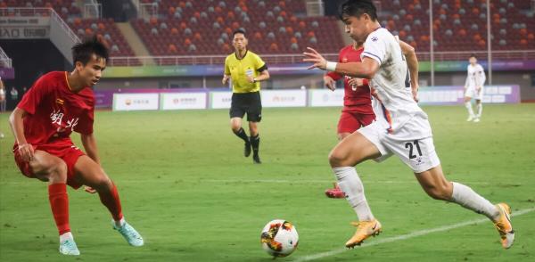 足球1V1進攻的4大關鍵點：如果只知道過人，你的天花板會很低