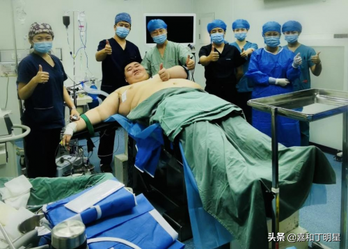 501斤小夥到長春嘉和外科醫院切胃減重，高中體重就達300斤