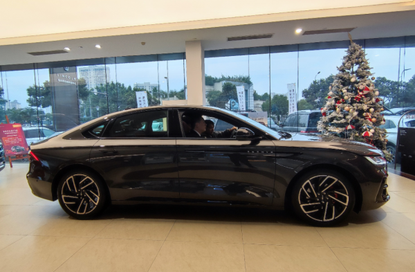 或將成為豪華品牌中型轎車新標杆？到店實拍林肯Z