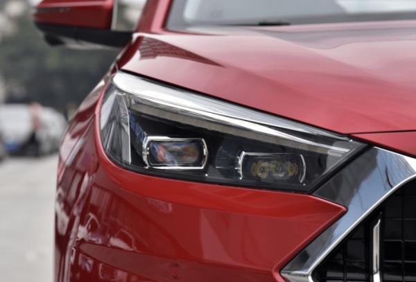 不一樣的帥氣家轎！江淮嘉悅A5對比東風奕炫MAX