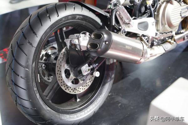 摩博會丨QJmotor閃300S、逸550售價公佈，迷之自信