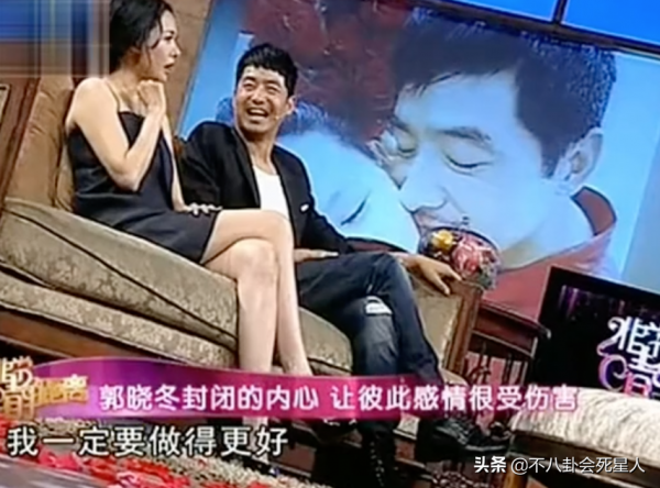 娛樂圈的“男性楷模”，沈騰與老婆相愛18年，小瀋陽爆紅依舊寵妻