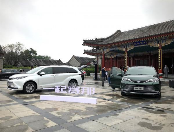 32萬元確定能買到想要的配置?靜態體驗到處都香的豐田賽那 32萬元確定能買到想要的配置?靜態體驗到處都香的豐田賽那