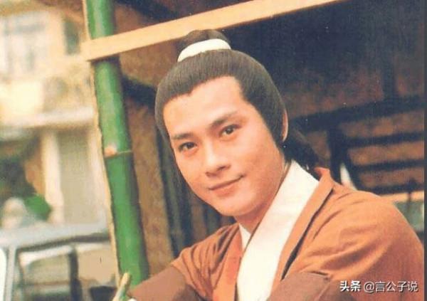 八位“港臺男神”今昔對比，有人帥了一輩子，有人撞臉張紀中