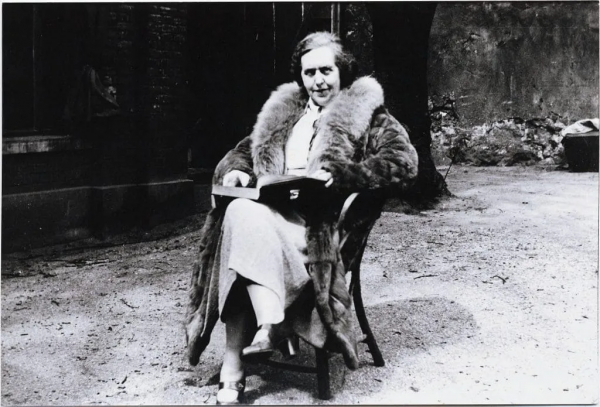 民國名媛OR名門公子？被遺忘的Nadine Hwang傳奇無限的一生