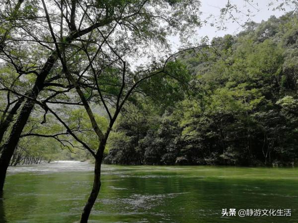 浮屋皆古翠，照門多晴川，林澤之間，來自小瀘沽湖下嚴村的呼喚