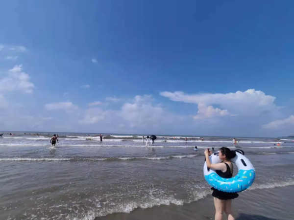 防城港一日遊：我和大劉酸了，想在這邊買房