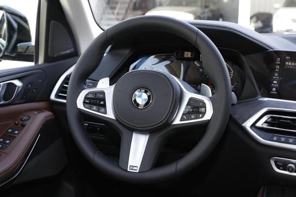 與賓士GLE同級,光車寬就達2004mm,最快5.5秒破百,實拍寶馬X5 與賓士GLE同級,光車寬就達2004mm,最快5.5秒破百,實拍寶馬X5