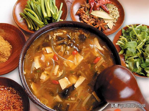 天冷別出去吃了，在家也能做胡辣湯，熱乎乎的一碗，營養又美味